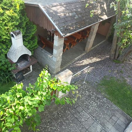 Dom V Zahrade Hotell Podhájska Exteriör bild